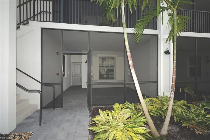 Front entrance lanai.