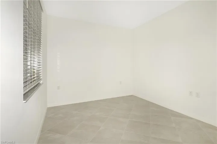 Guest bedroom.