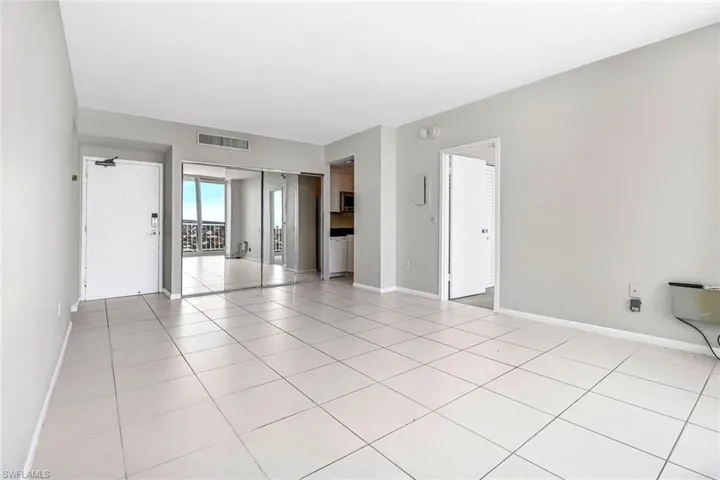 140 Seaview Ct  Seaview  CT, Marco Island, FL 34145