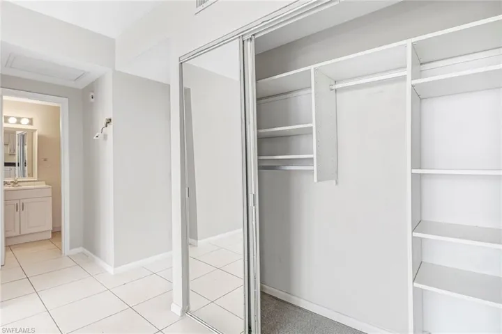 140 Seaview Ct  Seaview  CT, Marco Island, FL 34145