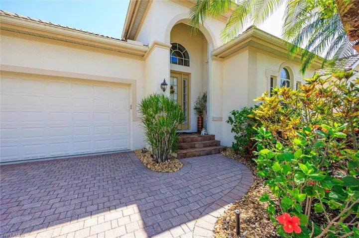 8960 Crown Bridge Way, Fort Myers, Florida 33908