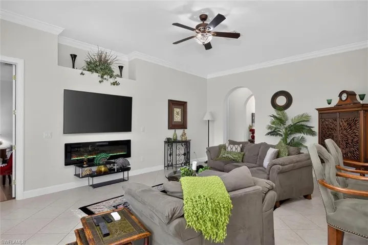 8960 Crown Bridge Way, Fort Myers, Florida 33908
