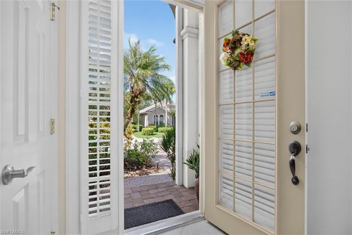 8960 Crown Bridge Way, Fort Myers, Florida 33908