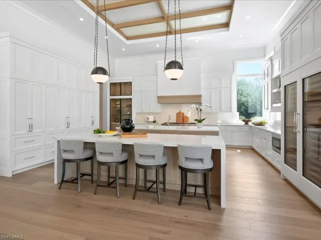 208 Hickory Rd, Naples, Florida 34108