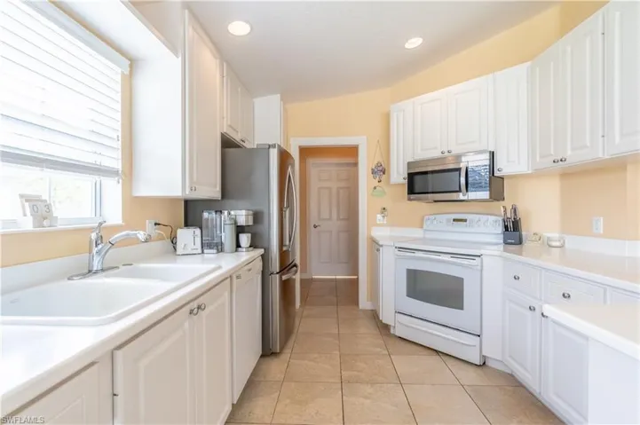 8165  Xenia  LN, Naples, FL 34114