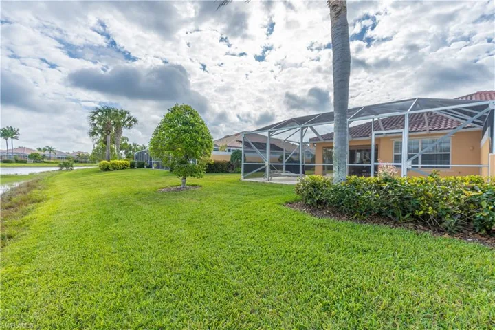 8165  Xenia  LN, Naples, FL 34114