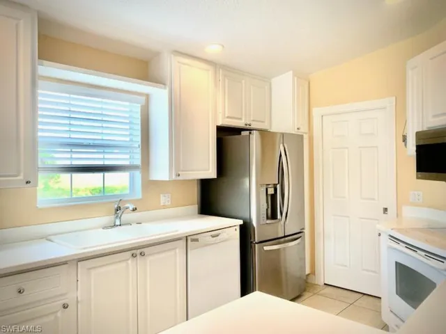 8165  Xenia  LN, Naples, FL 34114