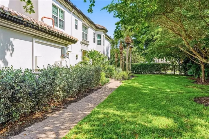 3730 Montreux Ln 104, Naples, Florida 34114