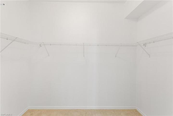 Walking closet