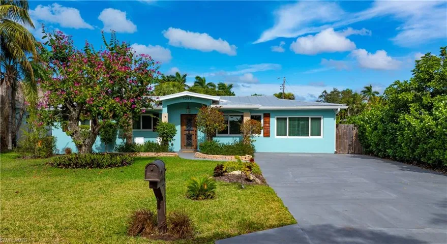1385 Wisconsin Dr, Naples, Florida 34103