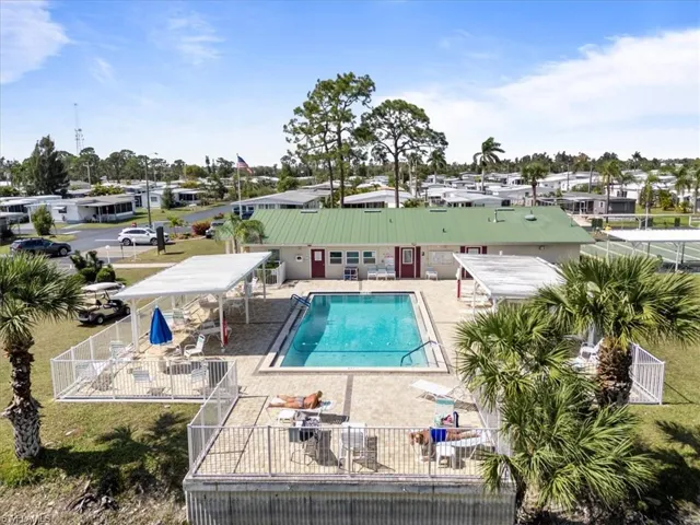 952 Days Ln, North Fort Myers, Florida 33917