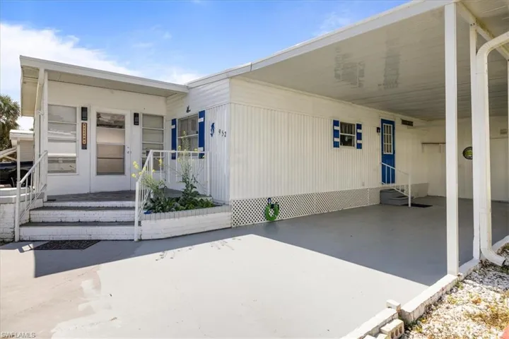 952 Days Ln, North Fort Myers, Florida 33917