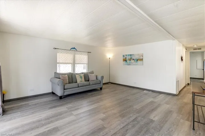 952 Days Ln, North Fort Myers, Florida 33917