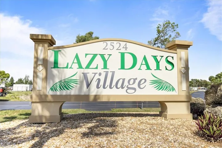952 Days Ln, North Fort Myers, Florida 33917