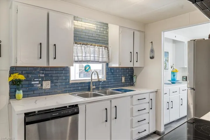 952 Days Ln, North Fort Myers, Florida 33917
