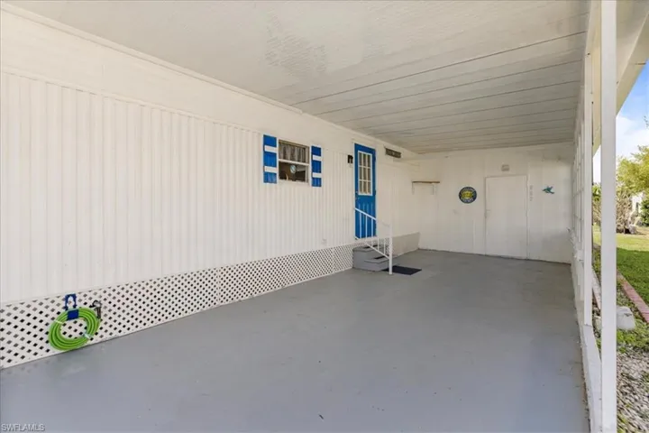 952 Days Ln, North Fort Myers, Florida 33917