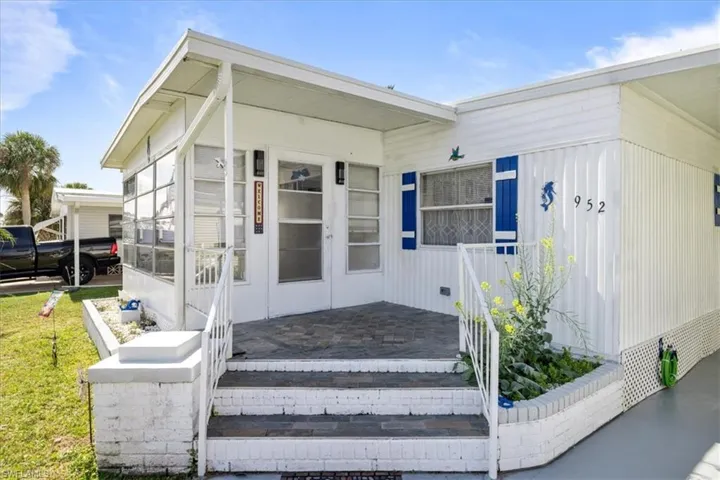 952 Days Ln, North Fort Myers, Florida 33917