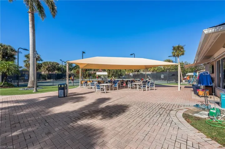 Pelican Marsh outdoor social area