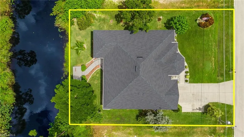 109  Wilmington  PKWY, Cape Coral, FL 33993