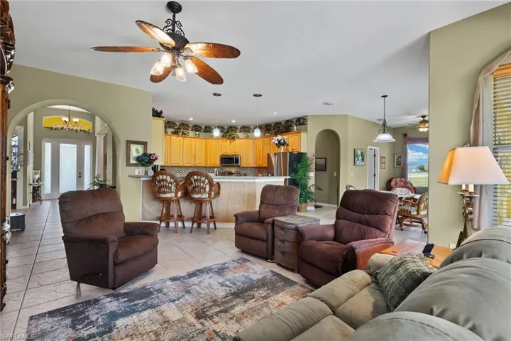 109  Wilmington  PKWY, Cape Coral, FL 33993