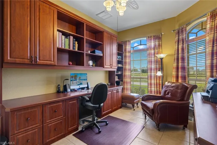 109  Wilmington  PKWY, Cape Coral, FL 33993