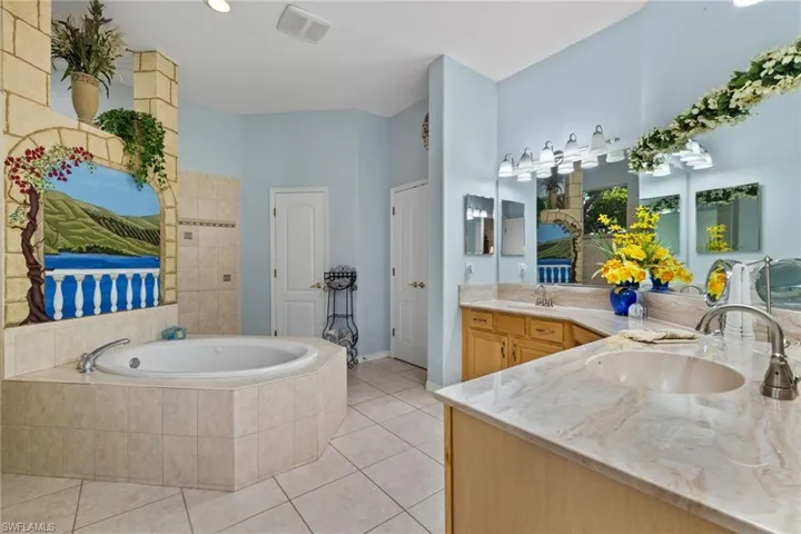 109  Wilmington  PKWY, Cape Coral, FL 33993