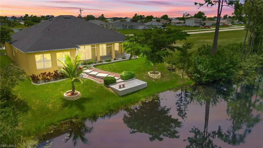 109  Wilmington  PKWY, Cape Coral, FL 33993