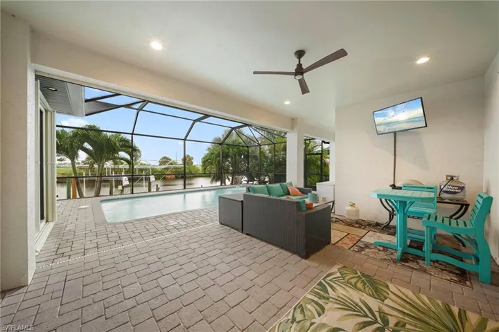 3213 9th St, Cape Coral, Florida 33993