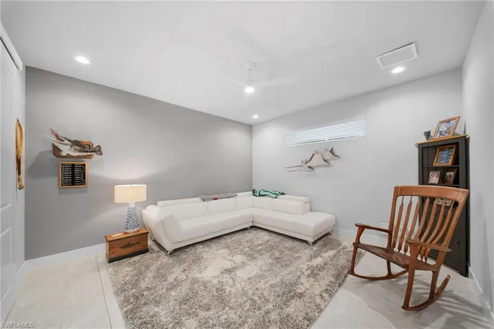 3213 9th St, Cape Coral, Florida 33993
