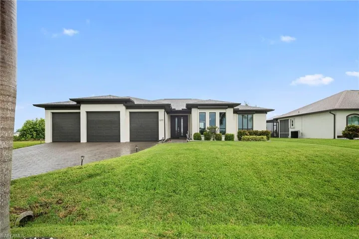 3213 9th St, Cape Coral, Florida 33993