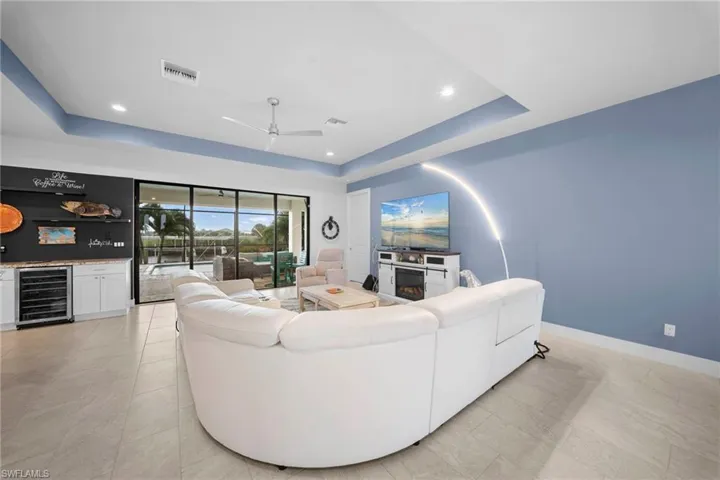 3213 9th St, Cape Coral, Florida 33993