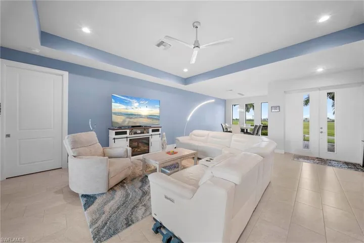 3213 9th St, Cape Coral, Florida 33993