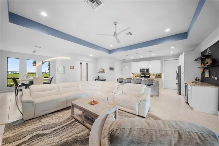 3213 9th St, Cape Coral, Florida 33993