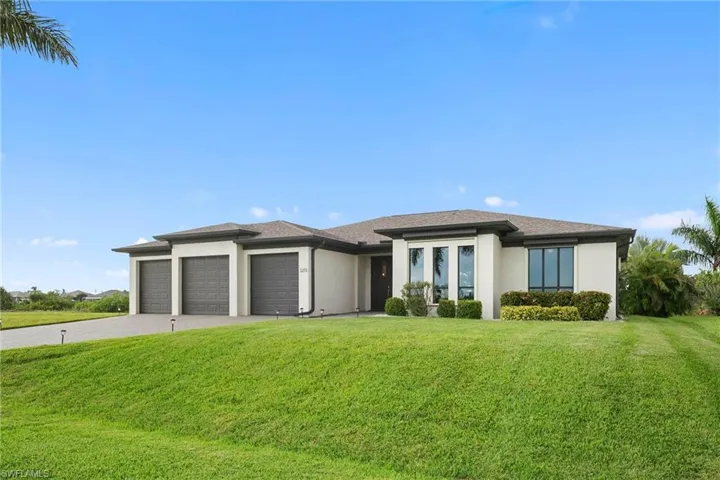 3213 9th St, Cape Coral, Florida 33993