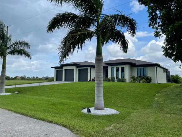 3213 9th St, Cape Coral, Florida 33993