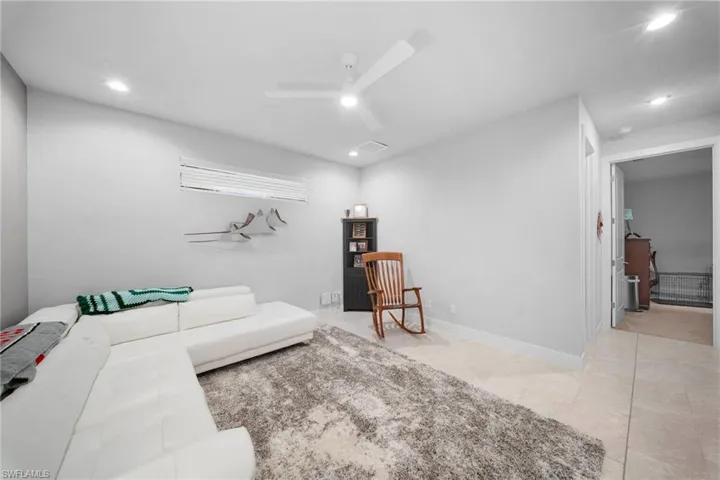 3213 9th St, Cape Coral, Florida 33993