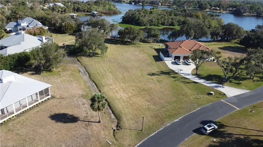 16520 Oakview Cir, Alva, Florida 33920