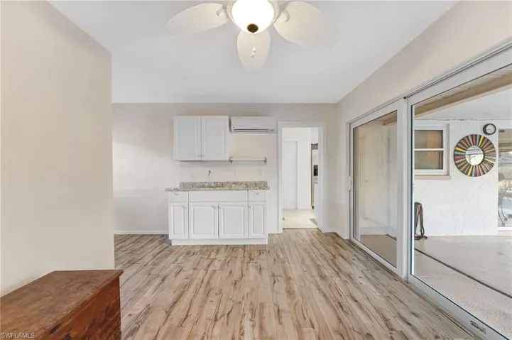 Apartment living/kitchen