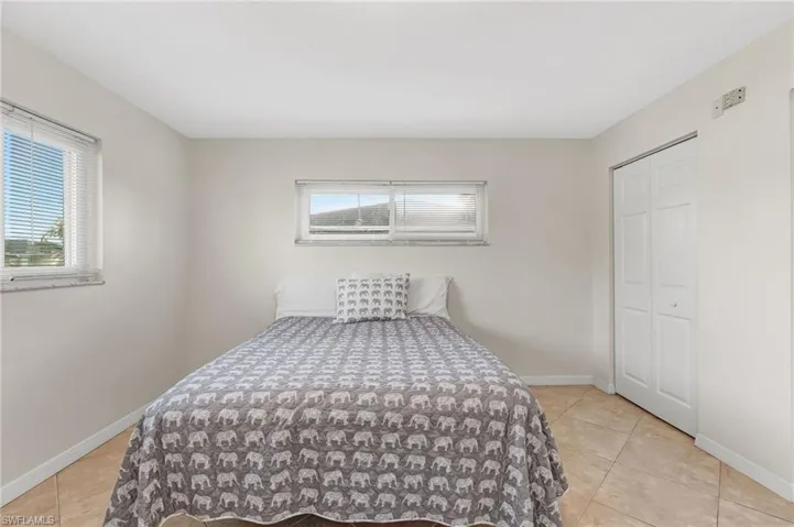 1726 SE 13th  ST, Cape Coral, FL 33990