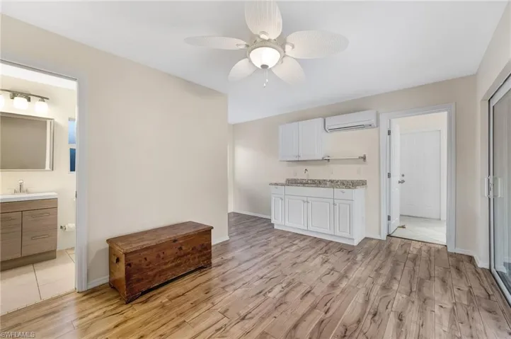 Apartment living/kitchen