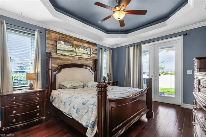 large primary suite, walk-in closet, walk-in shower, soaking tub, linen closet