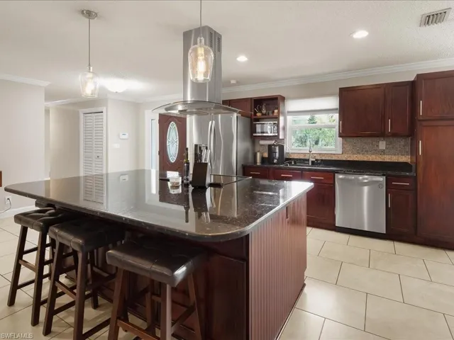 5272 Myrtle Ln, Naples, Florida 34113