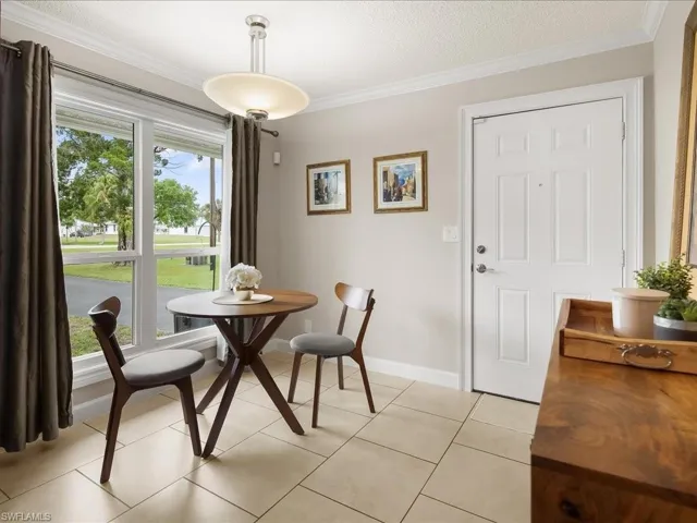 5272  Myrtle  LN, Naples, FL 34113