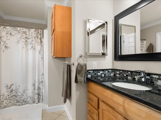 5272 Myrtle Ln, Naples, Florida 34113
