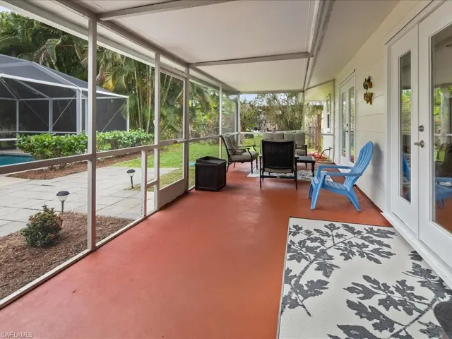 5272  Myrtle  LN, Naples, FL 34113