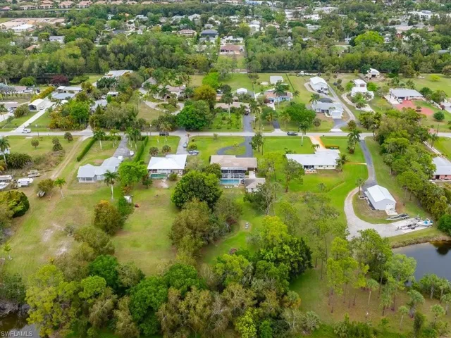 5272  Myrtle  LN, Naples, FL 34113