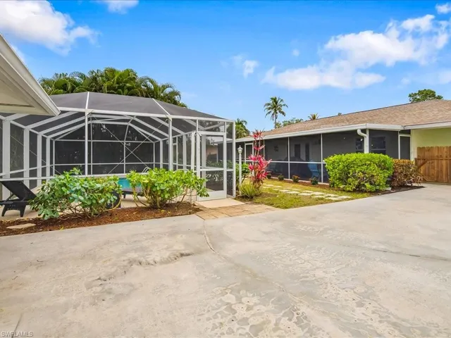 5272 Myrtle Ln, Naples, Florida 34113