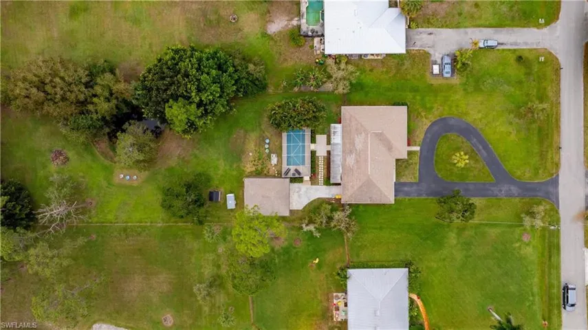 5272  Myrtle  LN, Naples, FL 34113