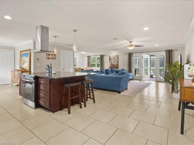 5272 Myrtle Ln, Naples, Florida 34113