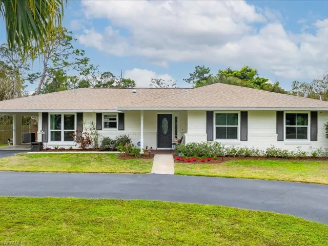 5272  Myrtle  LN, Naples, FL 34113